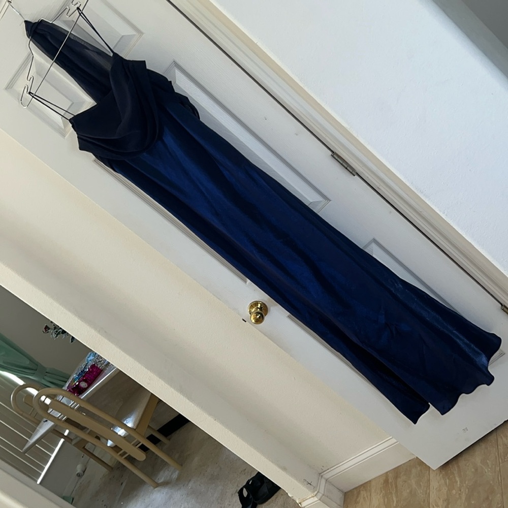 EUC HOMECOMING/PROM DRESS